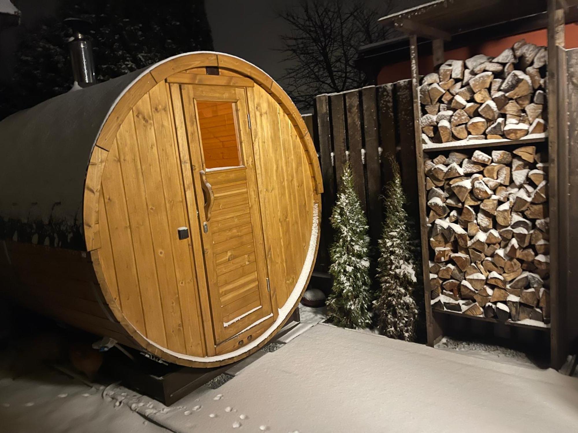 Willa 7 Bedroom Secluded Close To Prague